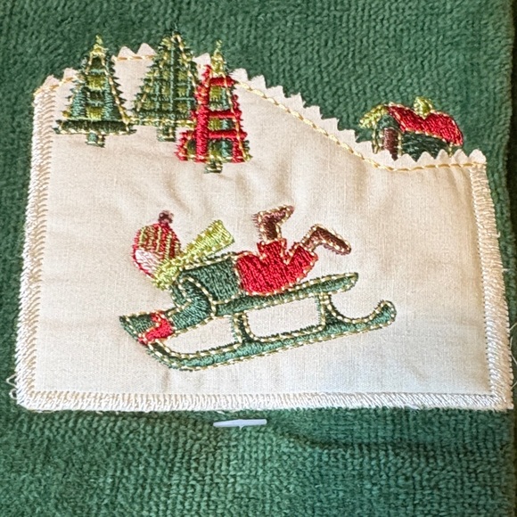 Christmas Embroidered Green Guest Towel Set NWT - Picture 12 of 12